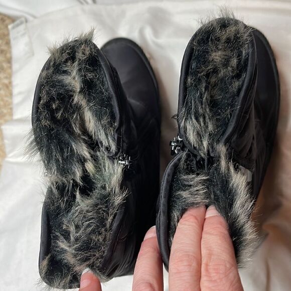 Flexus Spring Step Ernestina Faux Fur Quilted Boots. Size 38(8). - Picture 6 of 15